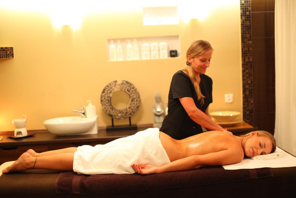 Rezydencja Pod Teznia & Spa Иновроцлав Экстерьер фото